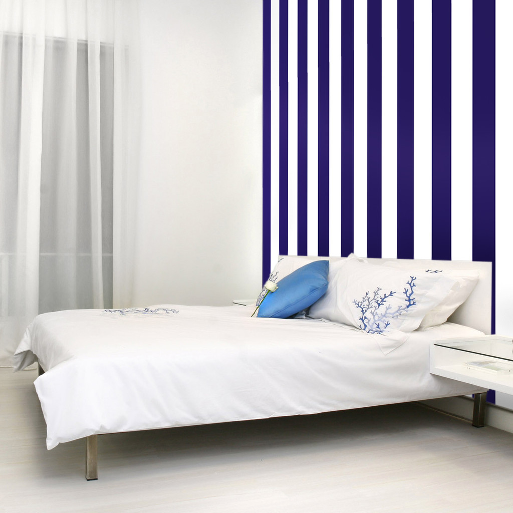 White and navy blue, nautical marine, vertical striped wallpaper - Dekoori image 2