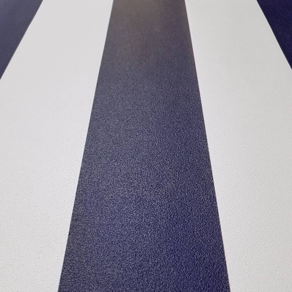 White and navy blue, nautical marine, vertical striped wallpaper - Dekoori image 3