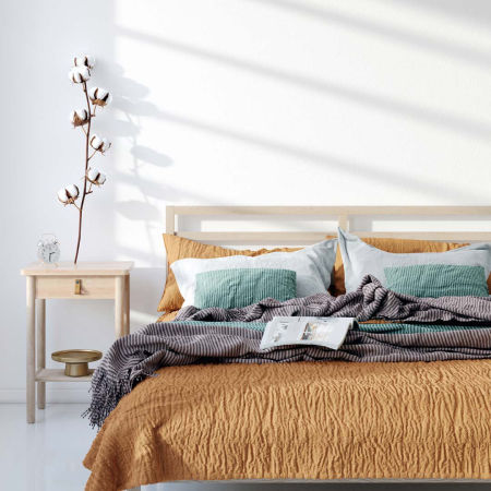 Plain, smooth/even, white structural wallpaper