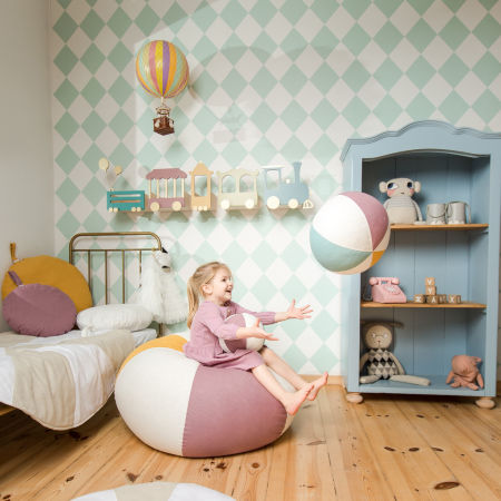 White and mint harlequin wallpaper