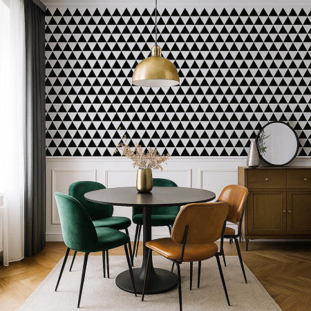 White and black triangle patterned wallpaper