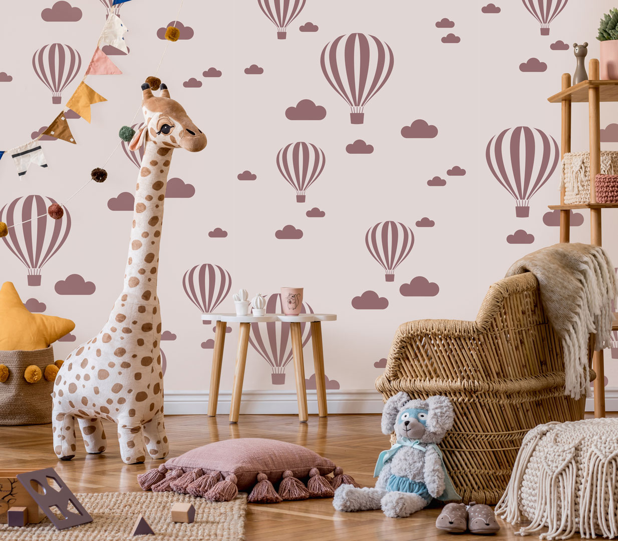 Beige-brown wallpaper with flying balloons and clouds for children - Dekoori image 2