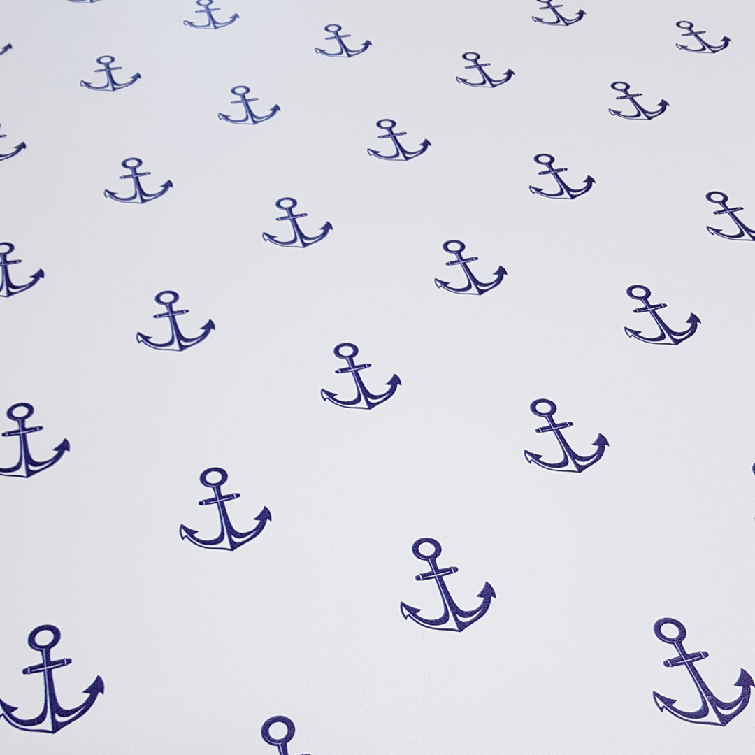 White, nautical marine (sea design with navy blue anchors) wallpaper - Dekoori image 3